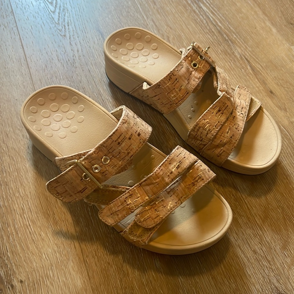 VIONIC Pacific Kyla Gold Cork Sandal TVW5230 Size 7